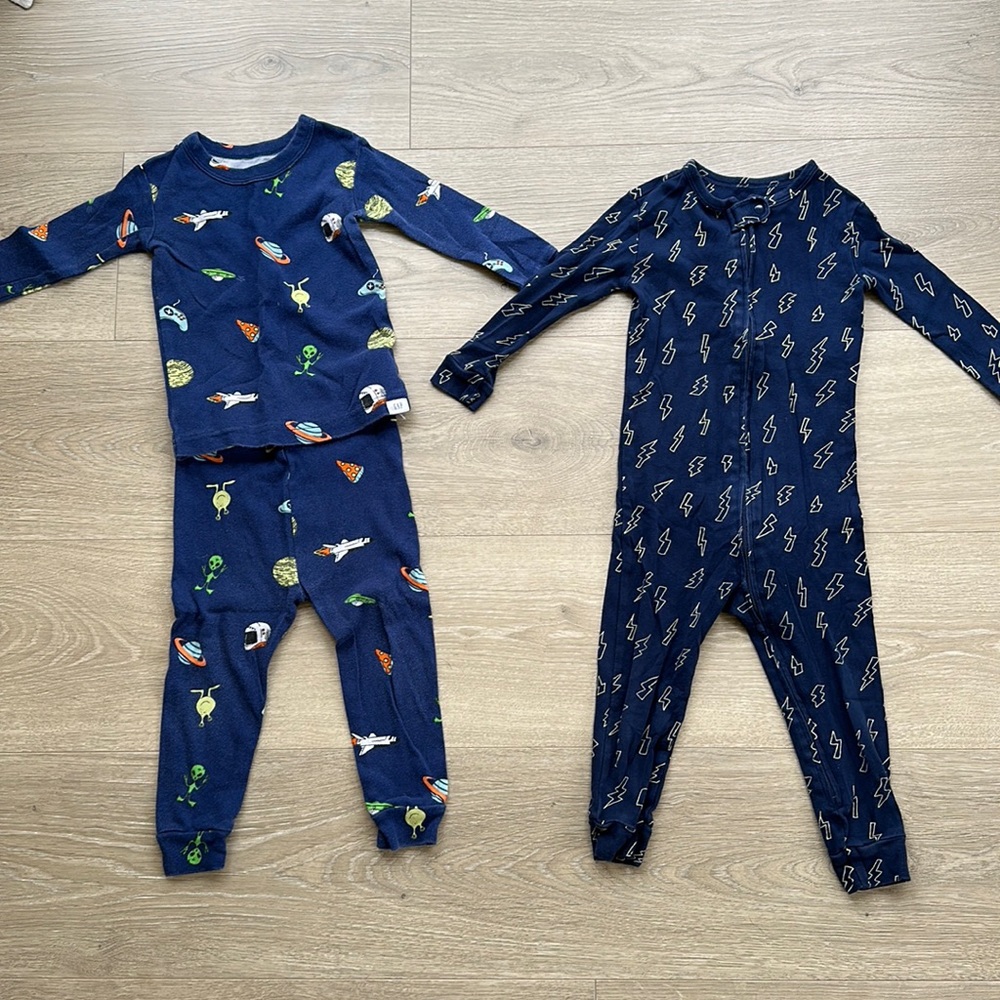 COPY - Baby Gap Pajamas Bundle 18-24 Months